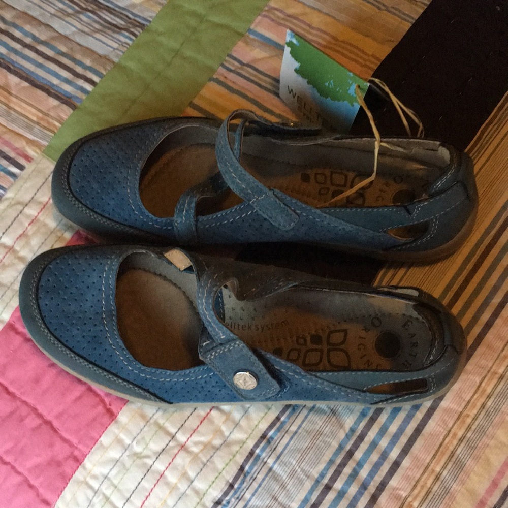 Women’s Mary Jane slip on sneakers/ casual shoe